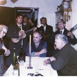 1992.свечари часне вериге код воје ћирковића,свира банда драге јовановића_resize