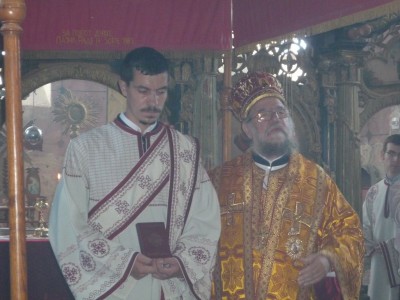 Посета његовог преосвештенста, владике сремског Василија, храму Св. Николаја у Карлочићу.