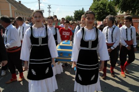 Радуј се Ангелино похвало рода нашега